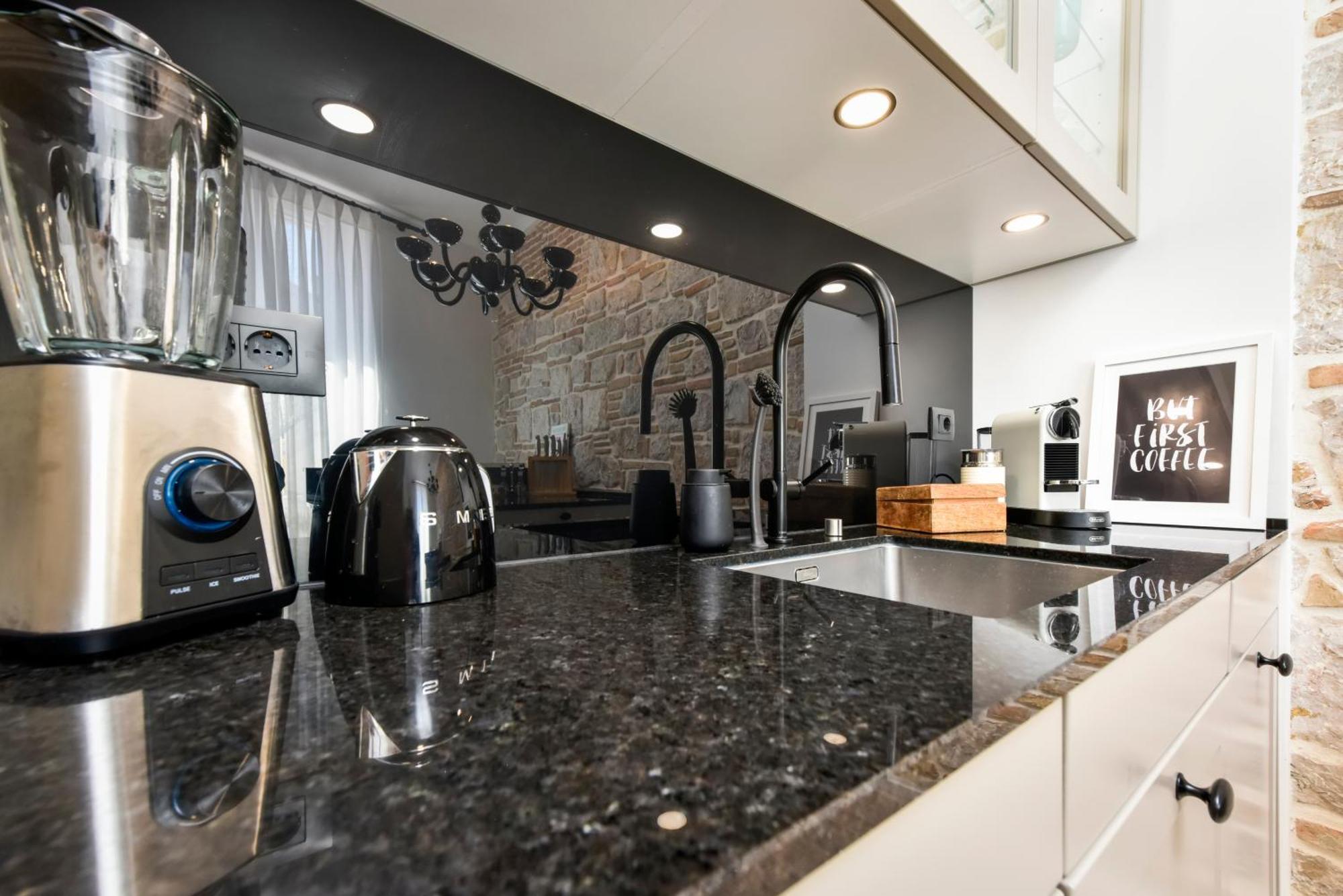 Luxury Apartment Sunce 로비니 외부 사진